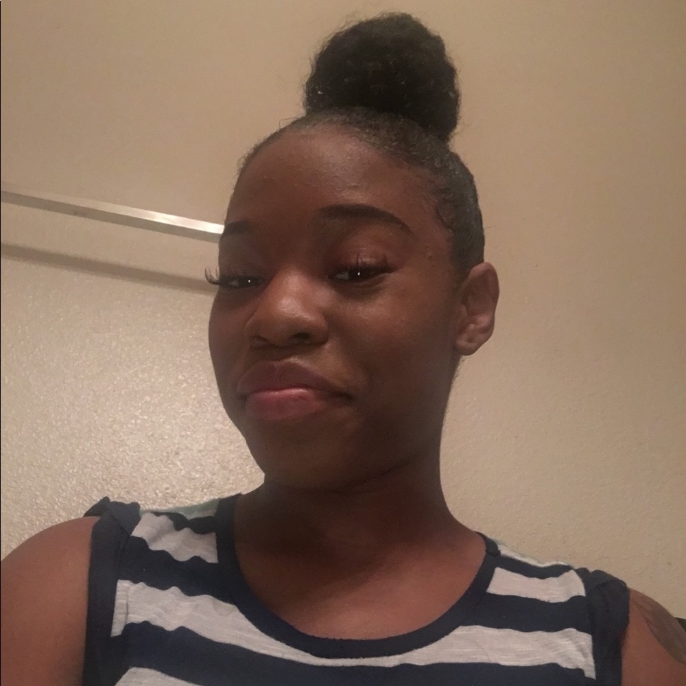 Meet your Posher, Ciara